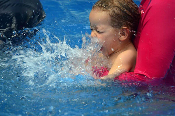 Cómo preparar a tu bebé para clases de natación