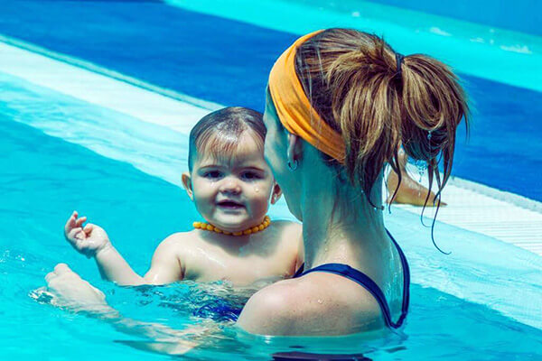 Natación para bebés: ¿Qué dicen los pediatras?