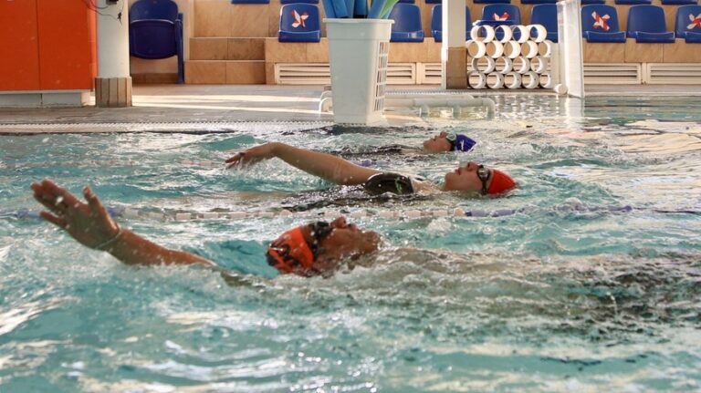 Ocho beneficios de la natación que no debes olvidar