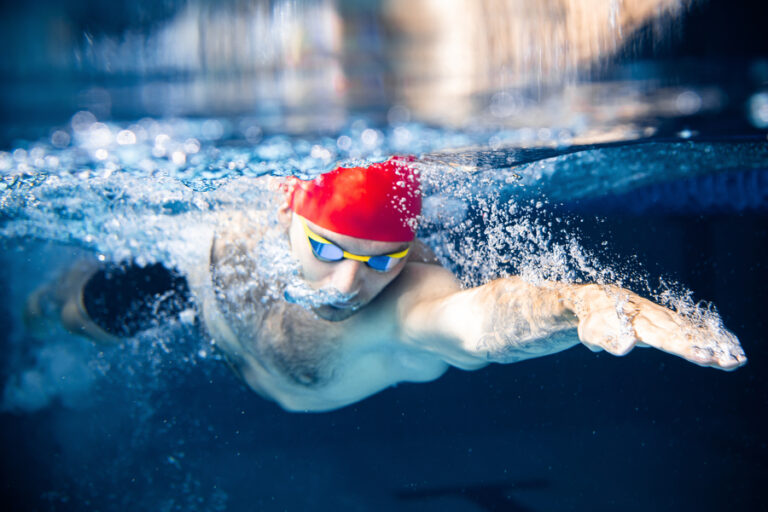 Mejora tu técnica de respiración en natación con técnicas avanzadas