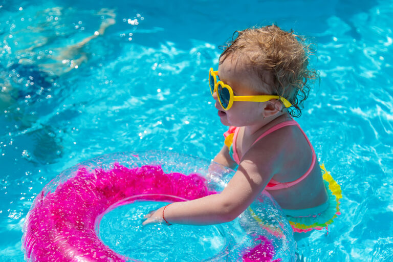 Natación infantil: Beneficios para tu pequeño