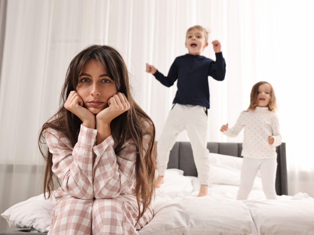 Una mamá con niños hiperactivos, que está sufriendo